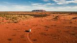 Van auf der Straße zum Uluru