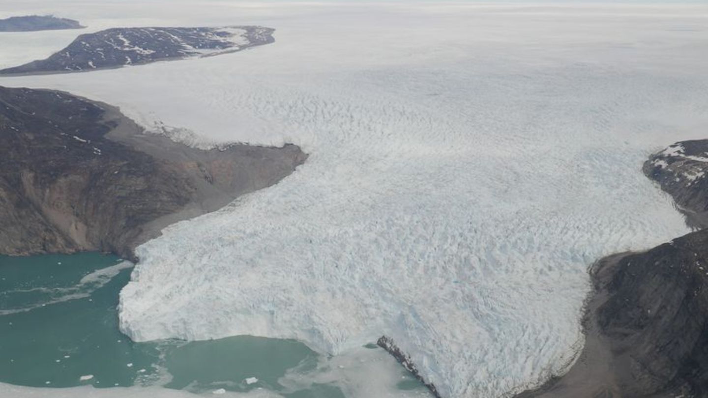 Klimawandel: Risse im grönländischen Eisschild wachsen immer schneller