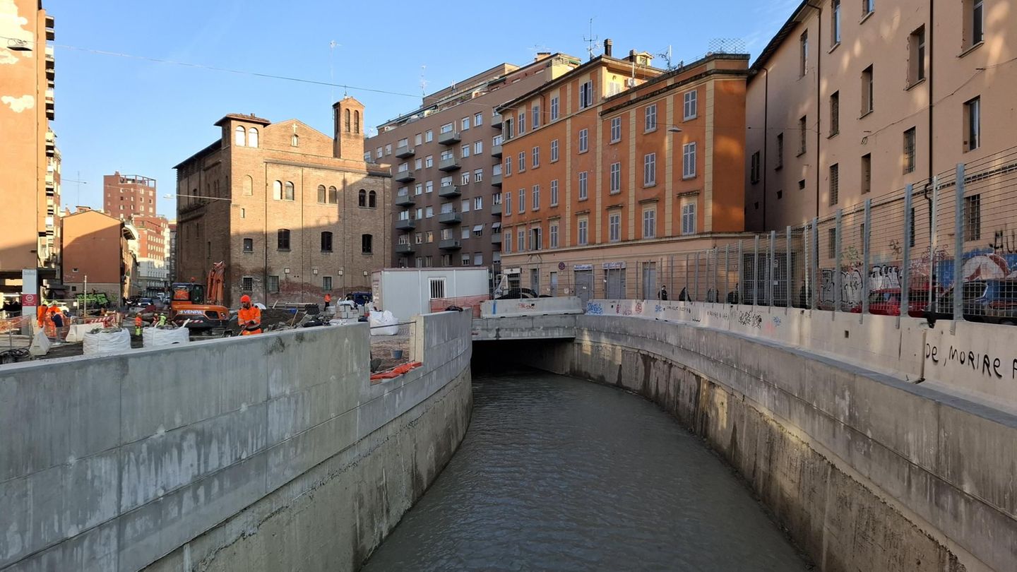 Der Canale di Reno in der Via Riva di Reno in Bologna, Italien