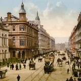 Belfast wurde Mittelpunkt der Industriellen Revolution in Irland. Als es 1888 den Status einer Stadt erhielt, kam ein Großteil seines Wohlstandes aus der Leinenproduktion, der Tabakverarbeitung und dem Schiffbau. Während die Einwohnerzahl in Irland insgesamt nach der großen Hungersnot in den 1840er-Jahren wegen der vielen Auswanderer sank, zogen zugleich viele Menschen nach Belfast, und seine Bevölkerung wuchs im späten 19. Jahrhundert stark an. 