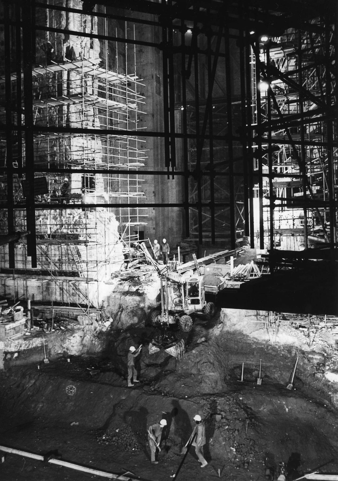 Gerüst im Innenraum der Semperoper