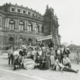 Techniker vor der Oper