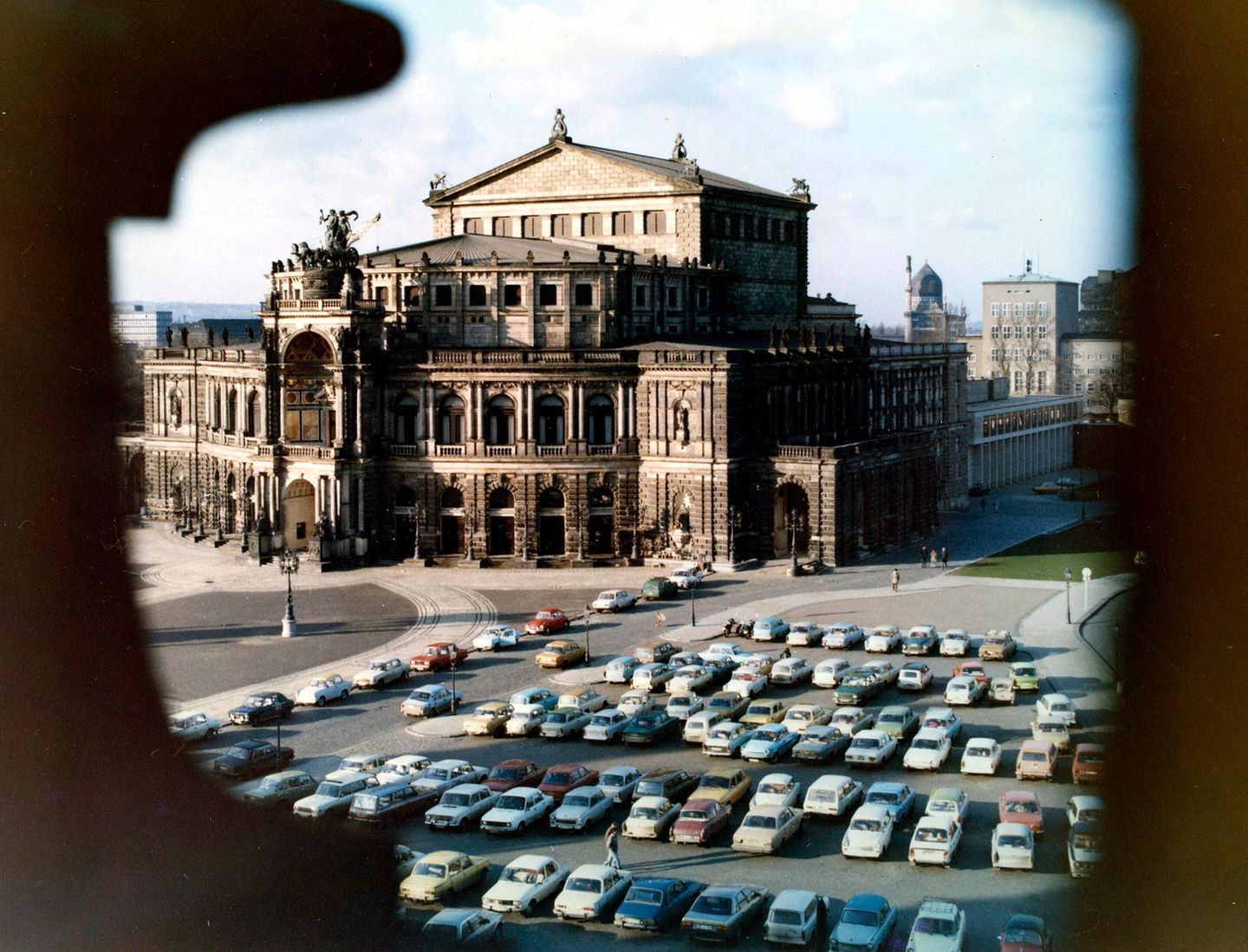 Oper trifft Moderne Semperoper nach der Restaurierung