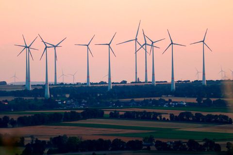 Symbolbild alternative Energien, Windkraft