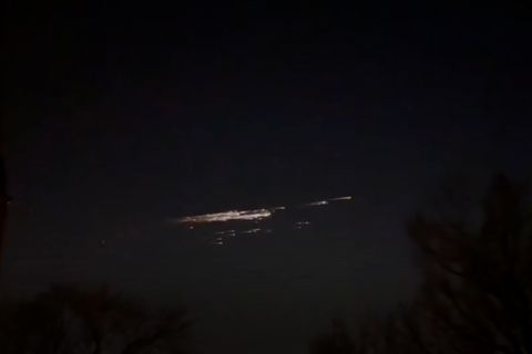 Deutschland: Glühender Schweif am Nachthimmel: Woher kamen die Raketentrümmer?