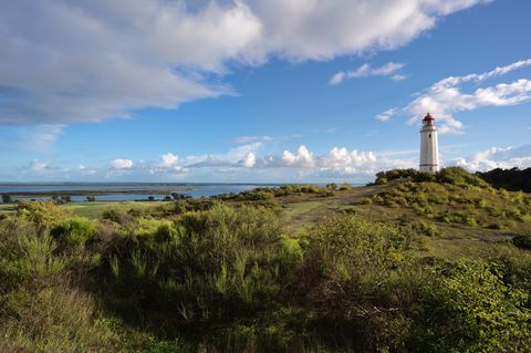 Leuchtturm Dornbusch im Nationalpark Vorpommersche Boddenlandschaft auf der Insel Hiddensee