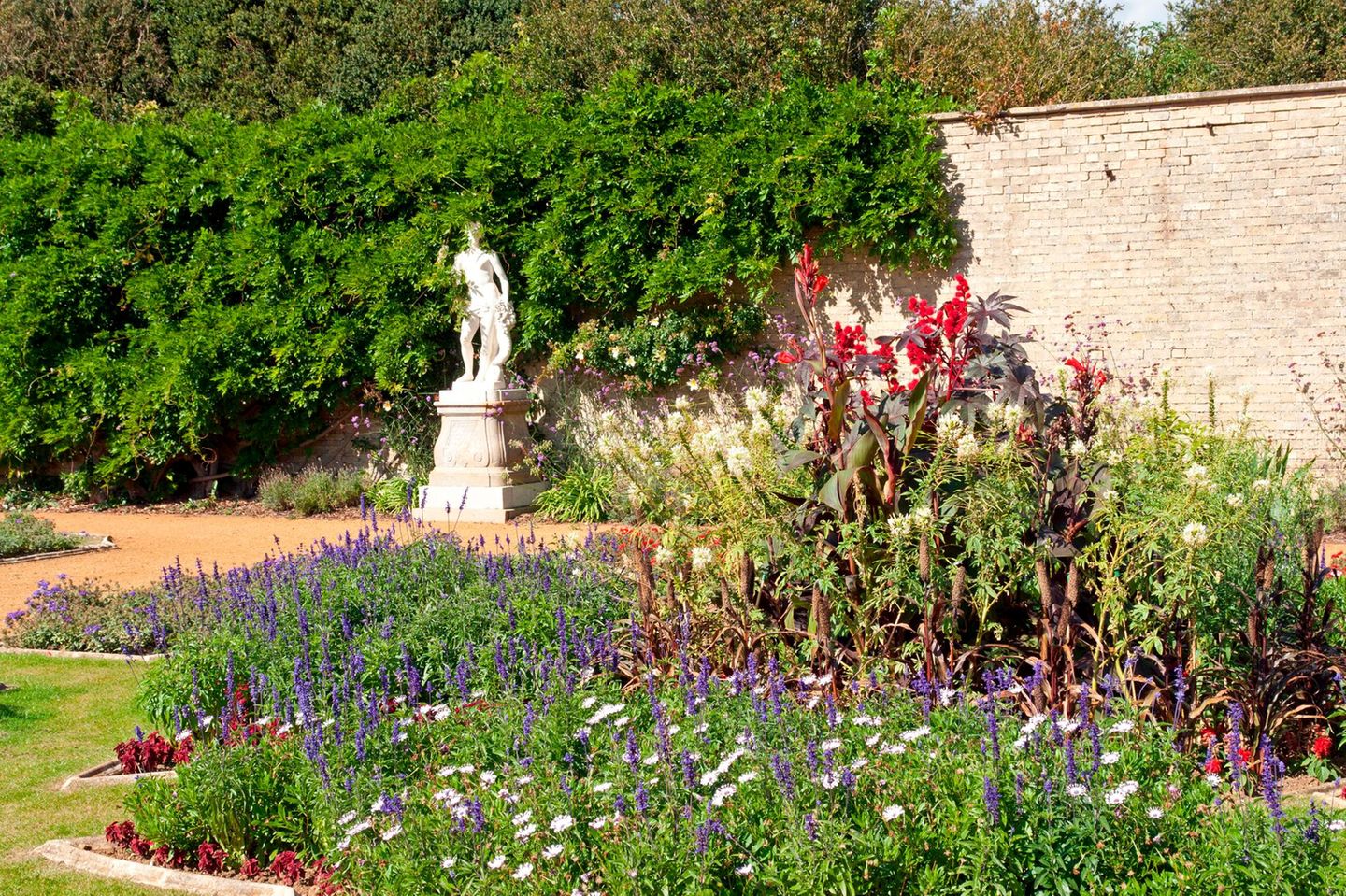 Italian garden at Wrest Park, Silsoe, Bedfordshire. A 90 acre park and gardens with a French-style mansion.