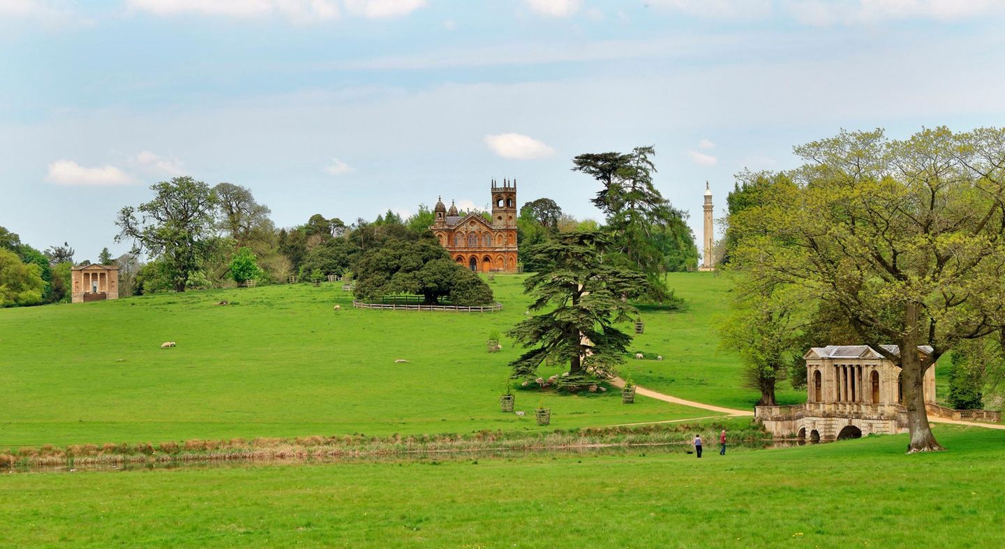 Stowe Landscape Garden in Buckinghamshire with Palladian Bridge and other Monuments