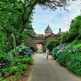 Zufahrt zur Gartenanlage, Tresco Abbey Garden, Isles of Scilly, Scilly-Inseln, Cornwall, England, Großbritannien