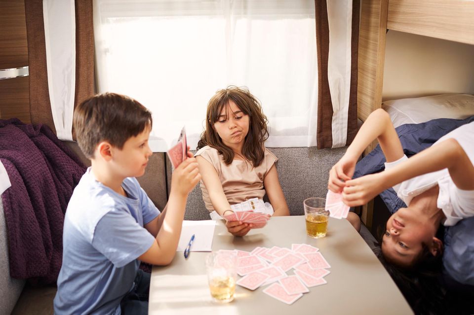 Die Menschen spielen wohl schon seit mehreren Tausend Jahren. Nun interessieren sich auch Neurowissenschaftler dafür, wie das Spielen die Gehirne von Kindern und Erwachsenen verändert