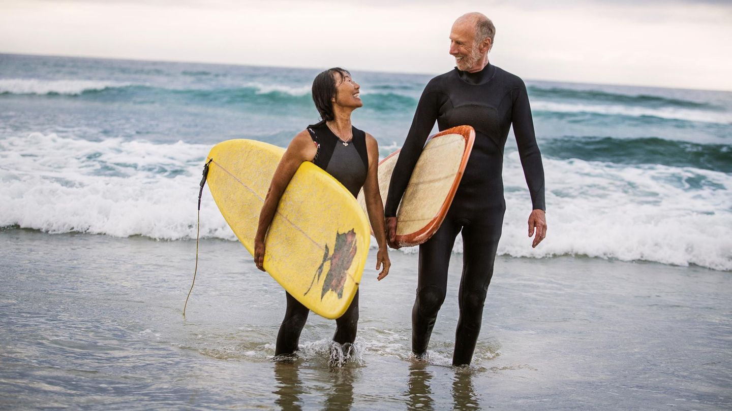 Trendwort unter der Lupe: Auch im Alter noch fit genug für's Wellenreiten sein: Dafür können wir schon in jungen Jahren etwas tun, auch wenn wir unsere Lebenserwartung nicht komplett selbst in der Hand haben Auch im Alter noch fit genug für's Wellenreiten sein: Dafür können wir schon in jungen Jahren etwas tun, auch wenn wir unsere Lebenserwartung nicht komplett selbst in der Hand haben