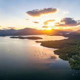 Sonnenuntergang über Loch Lomond von Milarrochy Bay, Trossachs National Park, Südschottland, UK
