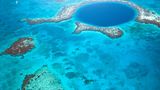 Das Blue Hole im Belize-Barrier-Riff ist einer des beliebtesten Tauchspots des Landes.