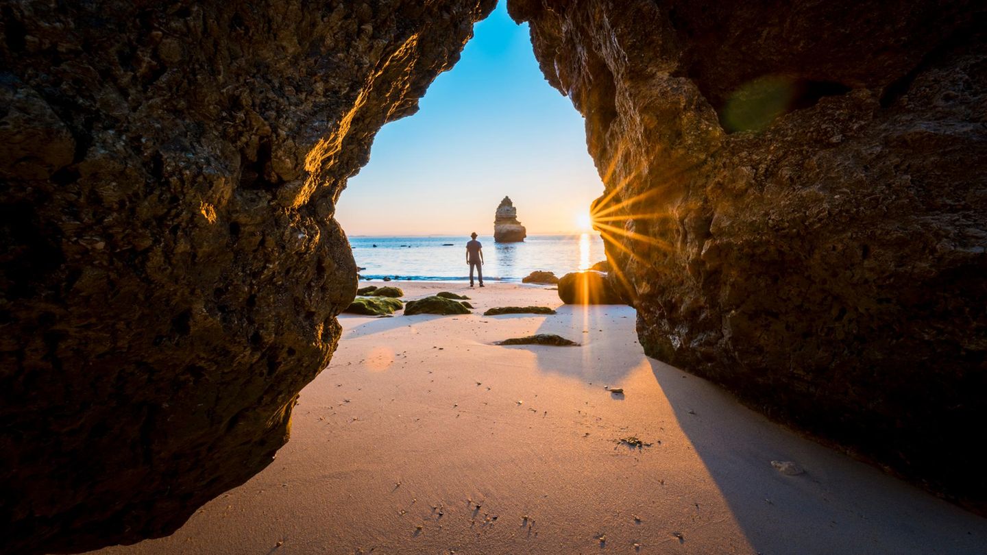 Digital Detox: Tipps einer Expertin: Wie die Auszeit vom Smartphone im Urlaub gelingt Digital Detox: Tipps einer Expertin: Wie die Auszeit vom Smartphone im Urlaub gelingt