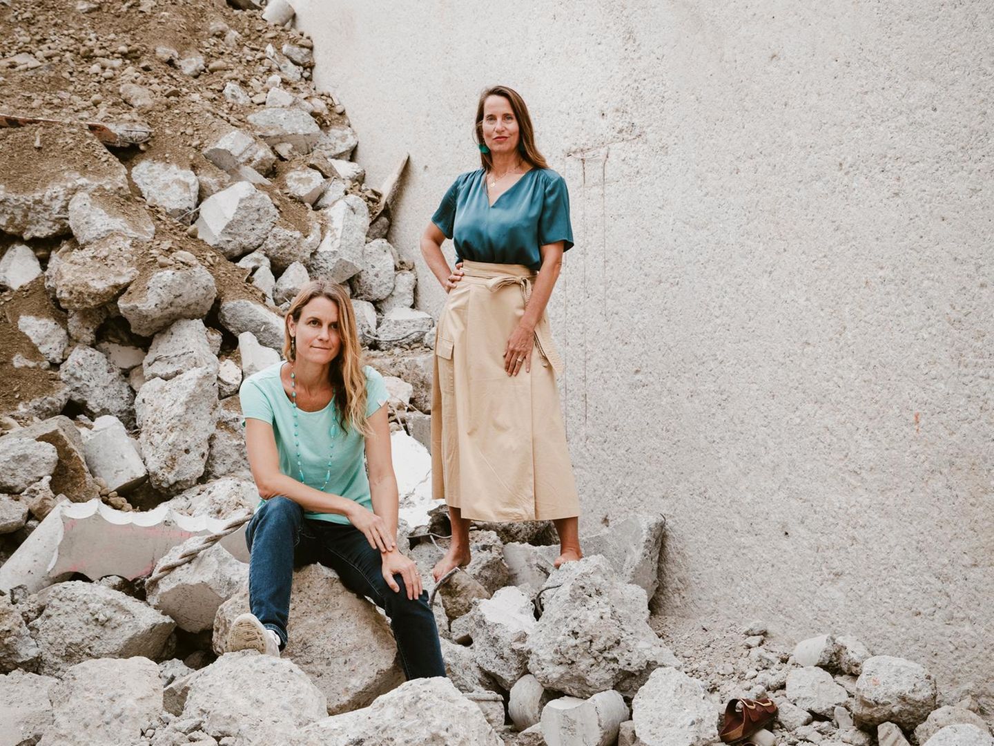 Isabella Sedivy und Bettina Walch auf Schutt