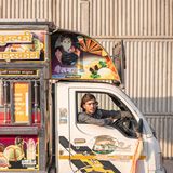 Eisverkäufer Sanwar Mal in seinem Truck