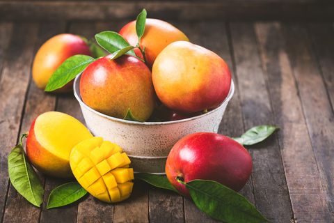Mangos in einer Schüssel