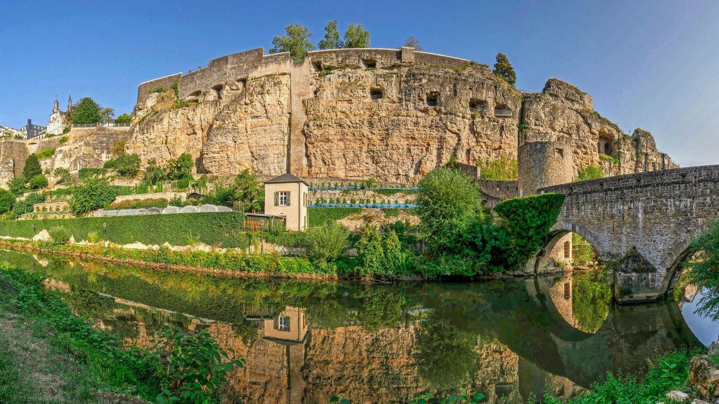 Bockfelsen mit Kasematten, am Fluß Alzette, Luxemburg-Stadt, Großherzogtum Luxemburg