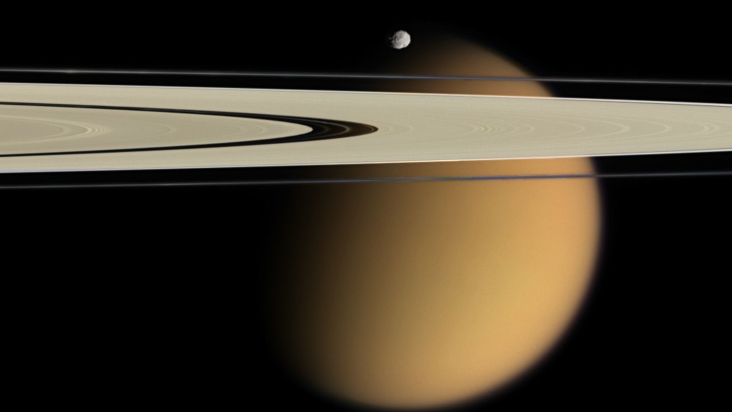 Saturn mit Monden