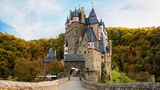 Auffahrt zur Burg Eltz