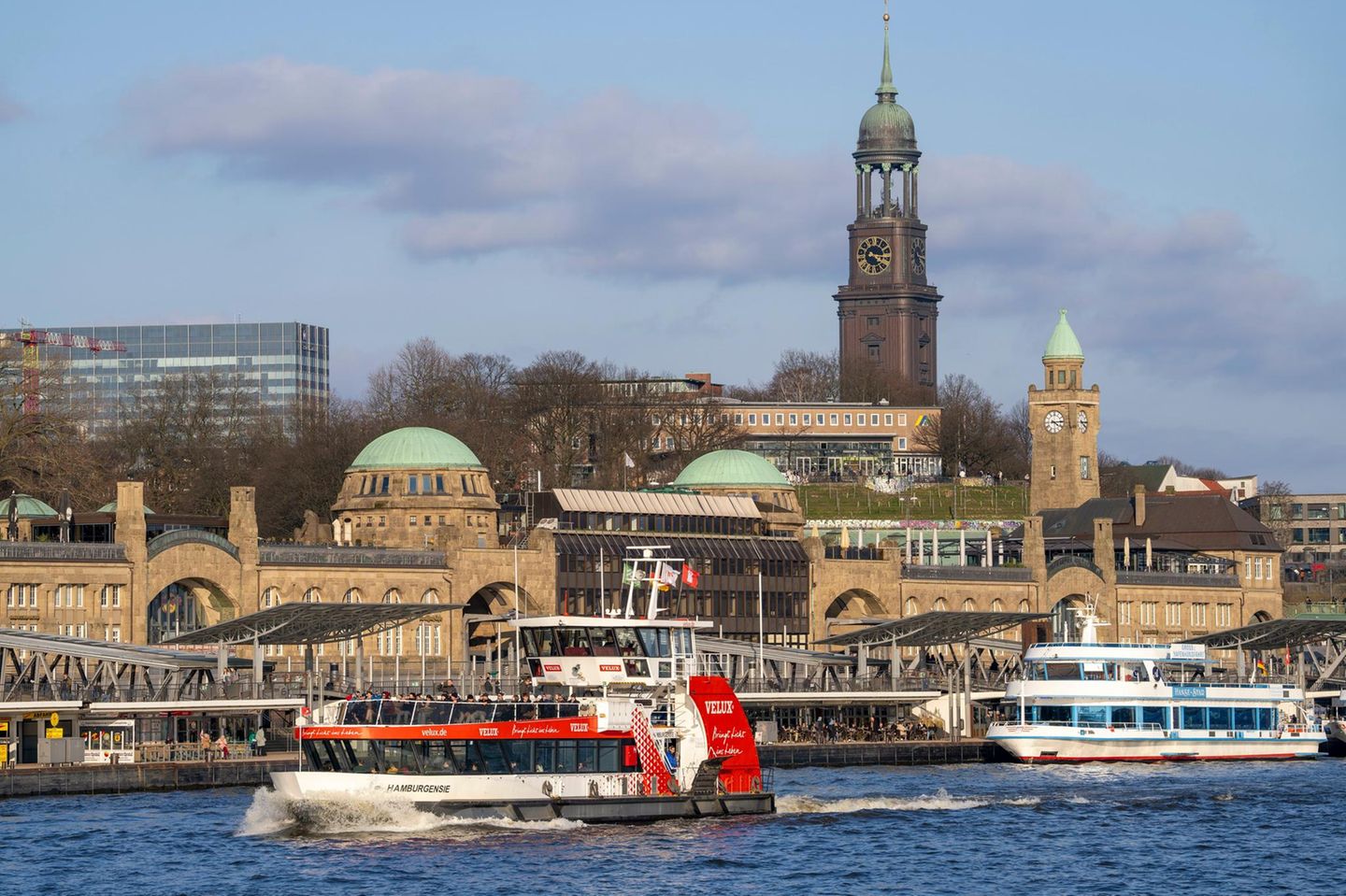 Landungsbrücken in Hamburg