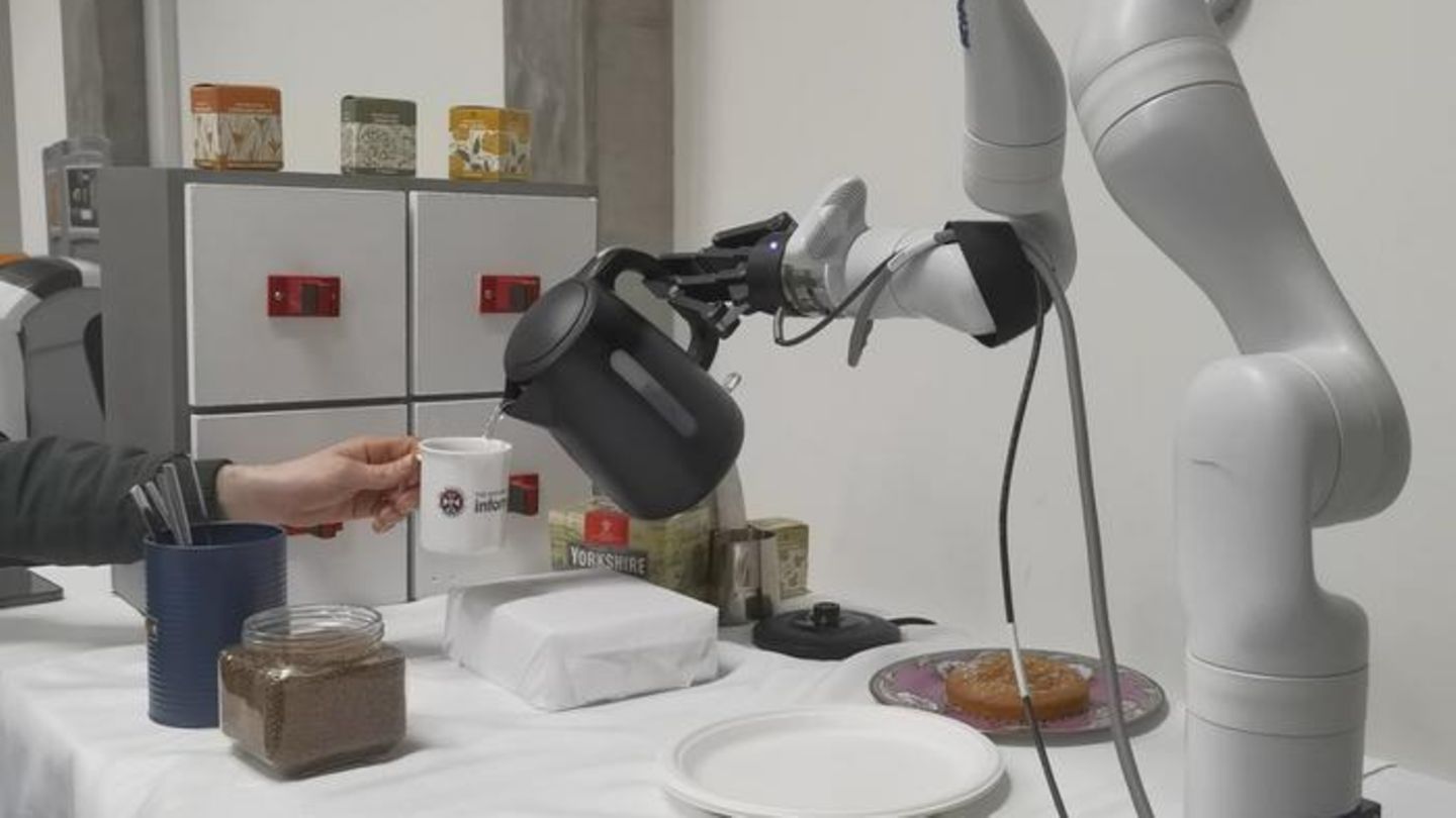 Künstliche Intelligenz: Küchenhelfer der Zukunft? Dieser Roboter kann Kaffee kochen