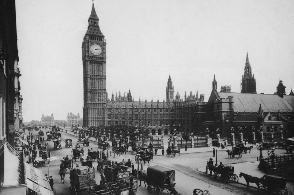Kutschen vor dem Big Ben 1.3617