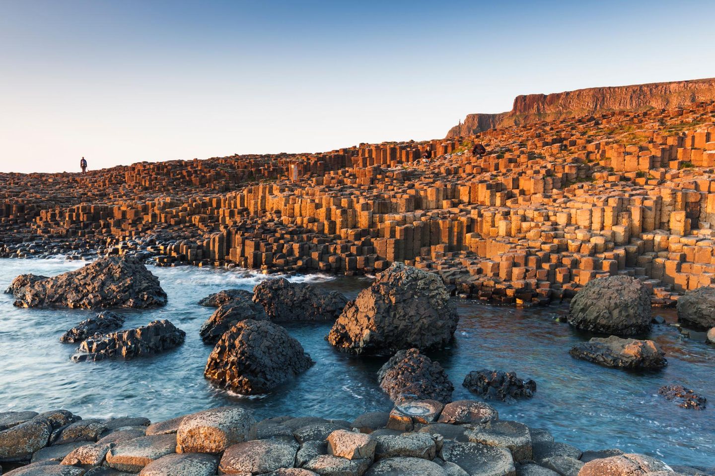 Giant's Causeway, Nordirland Giant's Causeway in Nordirland bei Sonnenuntergang