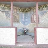 Der Begriff Wegkreuz oder Flurkreuz beschränkt auch andernorts in Europa das Design oder die Funktion nur minimal. Es dient als Wegweiser, Unterschlupf, Erinnerung an Verunglückte, Glücksbringer, Mahnmal oder Grenzmarkierung. 