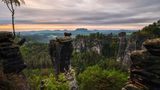 Morgendämmerung am Wehlgrund im Nationalpark Sächsische Schweiz, Bastei, Lohmen