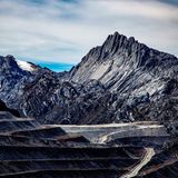 Berg Puncak Jaya an einem klaren Tag