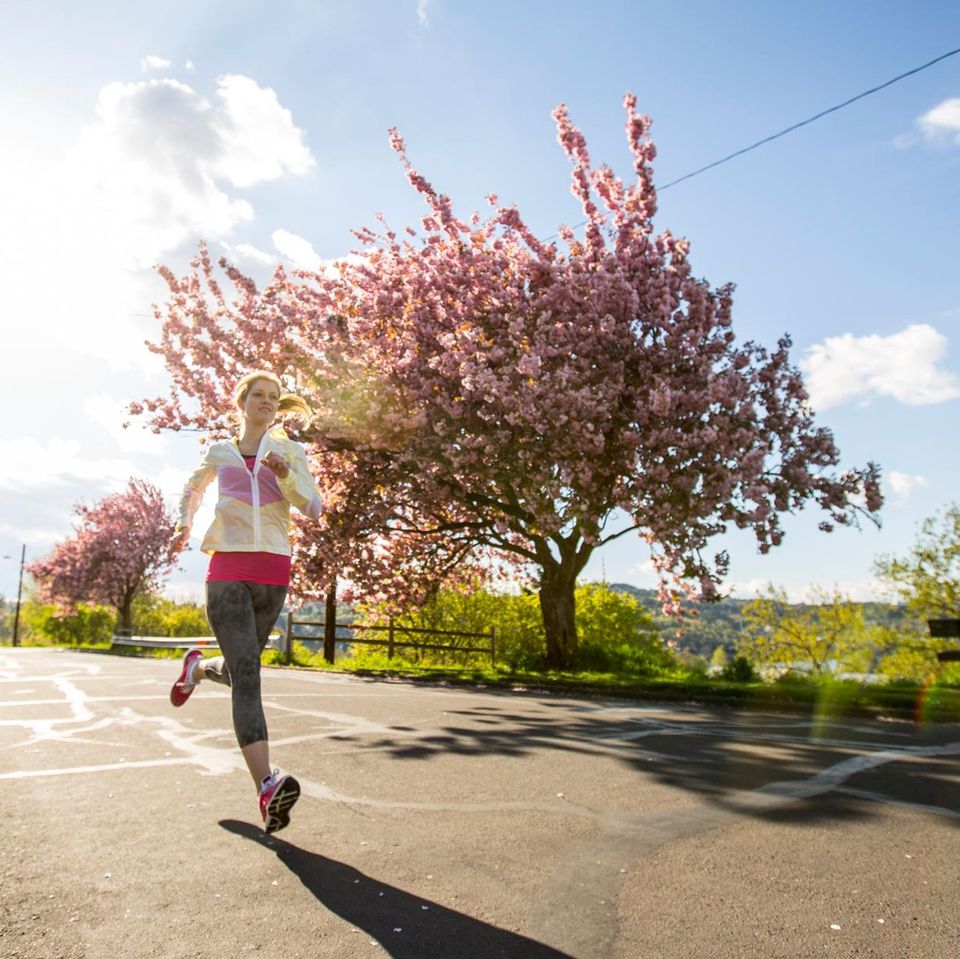 Weder schwitzen noch frieren: Manchmal ist gar nicht so leicht, die richtige Laufkleidung für den Frühling auszusuchen