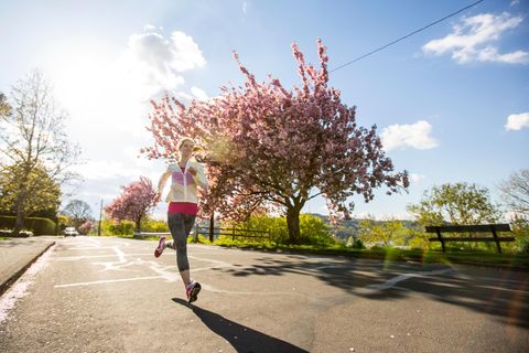 Weder schwitzen noch frieren: Manchmal ist gar nicht so leicht, die richtige Laufkleidung für den Frühling auszusuchen