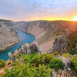 Aussichtspunkt, Pariževacka Glavica, Drehort von Karl May Filmen, Fluss Zrmanja im Sonnenuntergang, Jasenice, Zadar County, Kroatien