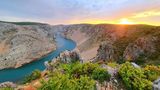 Aussichtspunkt, Pariževacka Glavica, Drehort von Karl May Filmen, Fluss Zrmanja im Sonnenuntergang, Jasenice, Zadar County, Kroatien