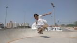 "Fly Out Indy Grab" heißt der Trick, den die Inderin Shradda Gaikwad im Skatepark von Pune im Westen des Landes zeigt – im Sari und mit einem Bindi auf der Stirn. So traditionell ihre Kleidung, so radikal brechen Gaikwad und die anderen skatenden Mädchen und Frauen mit den patriachalen Erwartungen ihrer Gesellschaft. Zufällig stieß Chantal Pinzi auf die winzige weibliche Skaterszene im bevölkerungsreichsten Land der Welt. "Shred the Patriarchy" heißt ihre Arbeit, ein Wortspiel aus "das Patriarchat zerfetzen" und shredden: So nennen es Skater und Skaterinnen, wenn sie hart fahren, ohne Rücksicht auf Mensch und Material.  Siegerin, professioneller Wettbewerb, "Sport" 