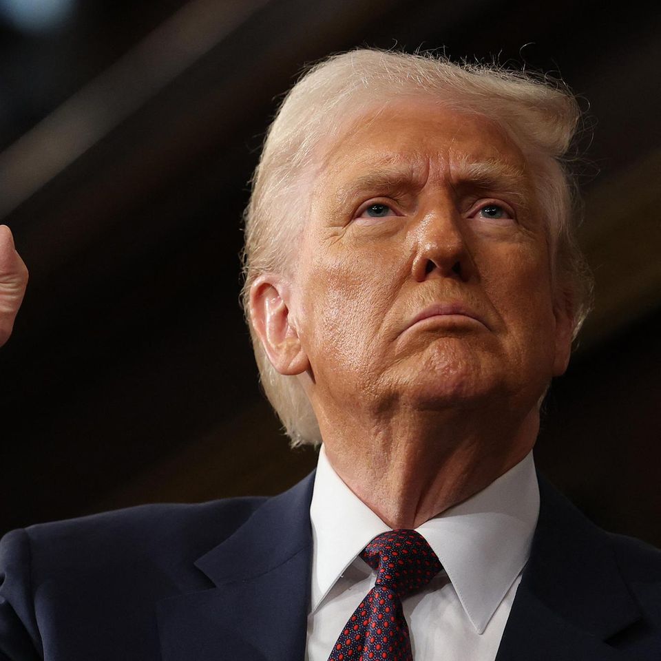 Donald Trump erhebt die Faust