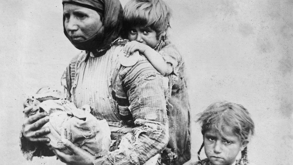 Eine Witwe mit ihren Kindern