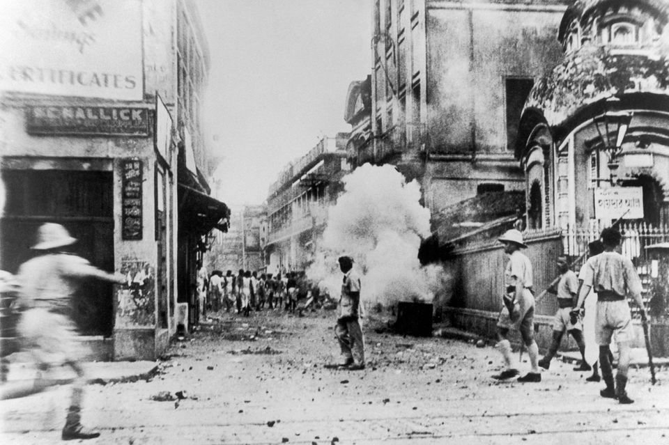 Rauchwolke auf einer Straße 1.3351
