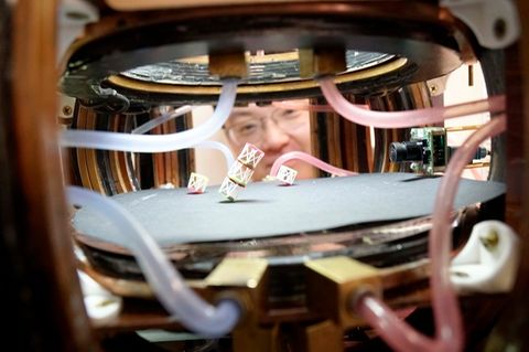 Magnetische Metabots: Roboter der Zukunft? Dieses Material bewegt sich ganz ohne Antrieb