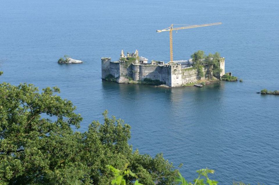 Die Festungsruine im nördlichen Teil des Lago Maggiore soll im Sommer als multimediales Museum für Touristen zugänglich sein