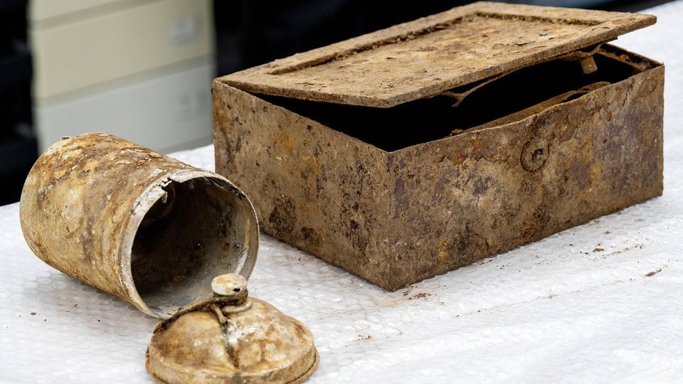 Die Behälter, in denen der Schatz gefunden wurde