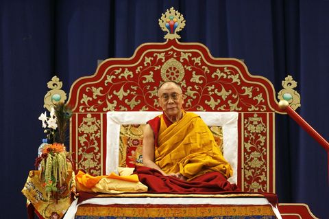 Als politischer Führer hat der Dalai Lama schon länger abgedankt. Was ihm noch bleibt: seine Rolle als spiritueller Führer und Entertainer