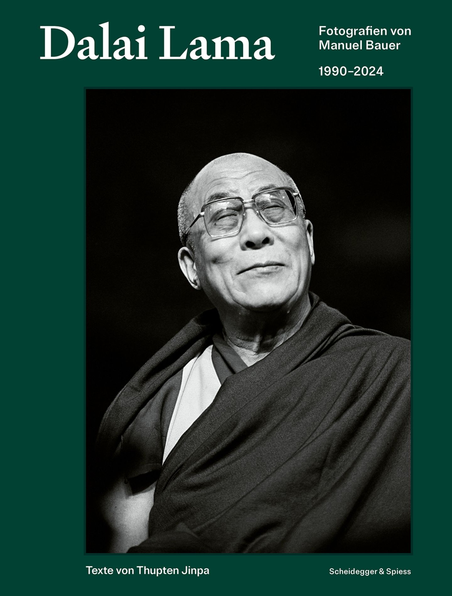 Buchtipp zur Fotostrecke "Dalai Lama. Fotografien von Manuel Bauer".