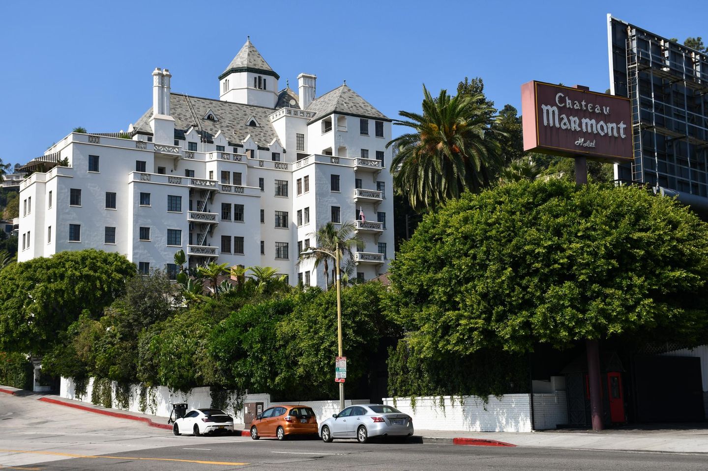 Chateau Marmont, Los Angeles The Chateau Marmont hotel on Sunset Boulevard. xkwx Sunset Boulevard, castle, USA, historic, landmark, Los Angeles, city, LA, California, famous place, building exterior, travel destinations, iconic, hotel, sign, Chateau Marmont, architecture, facade, United States, America