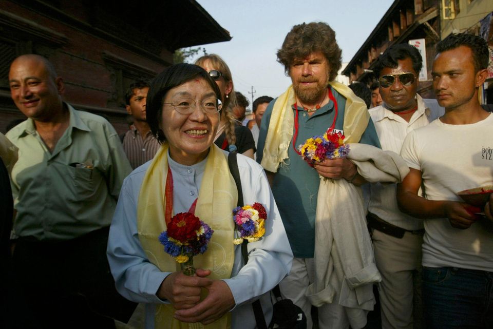 Junko Tabei und Reinhold Messner 2003 in Nepal