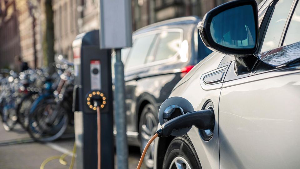 Klima Update Spezial: Welche Rolle spielen E-Autos für den Klimaschutz? Klima Update Spezial: Welche Rolle spielen E-Autos für den Klimaschutz?