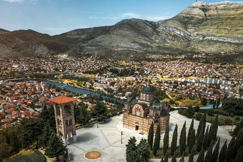 Blick auf das Kloster Gračanica