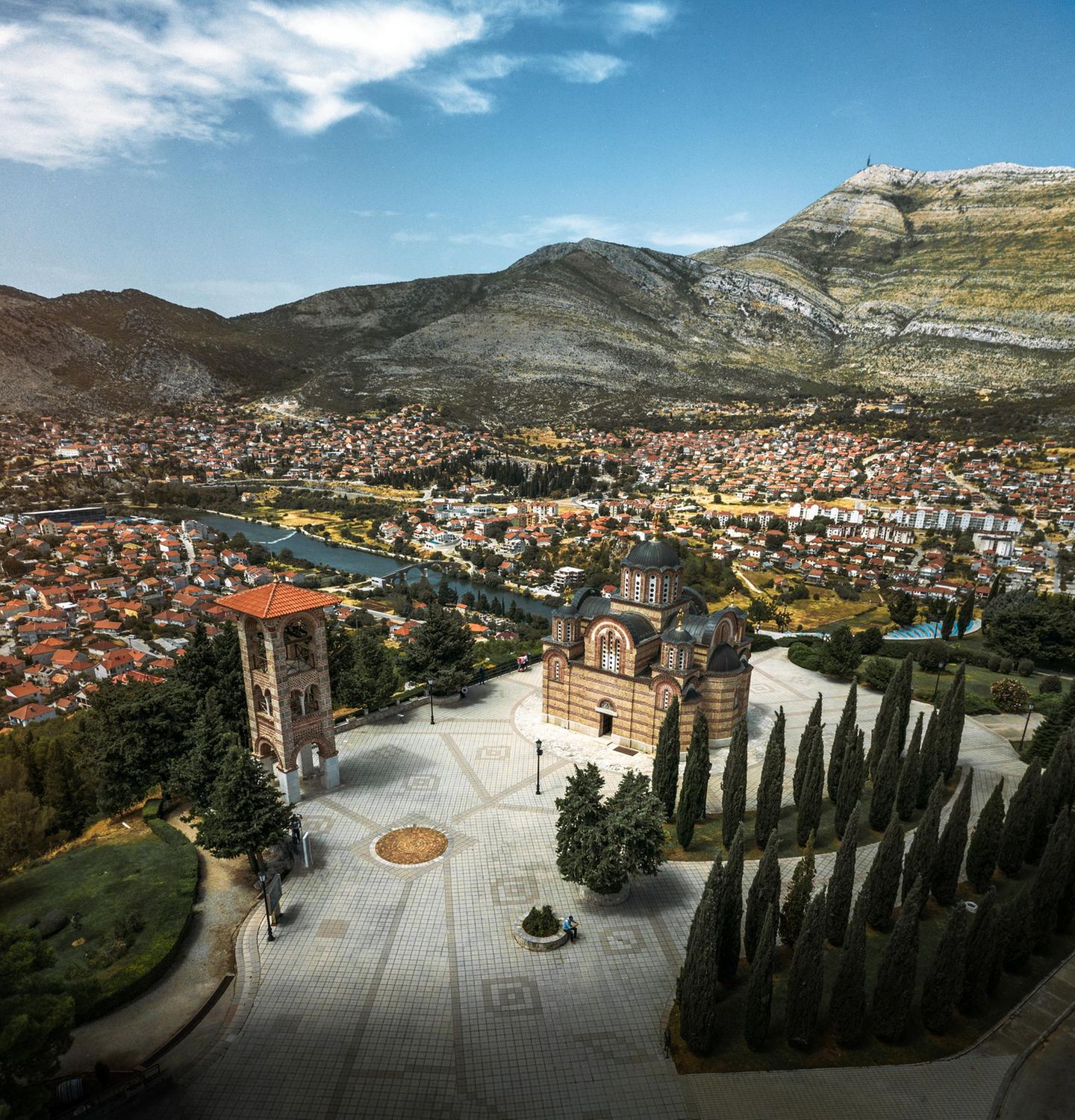 Mittelalterliche Denkmäler im Kosovo Blick auf das Kloster Gračanica