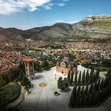 Blick auf das Kloster Gračanica